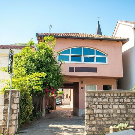 Guesthouse Stari Grad โมสตาร์ ภายนอก รูปภาพ