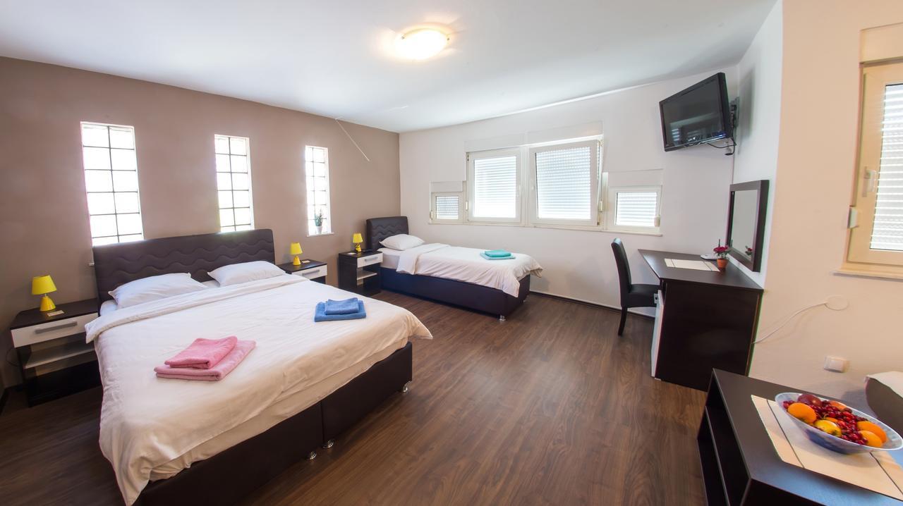 Guesthouse Stari Grad โมสตาร์ ภายนอก รูปภาพ