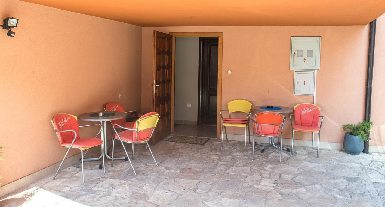 Guesthouse Stari Grad โมสตาร์ ภายนอก รูปภาพ